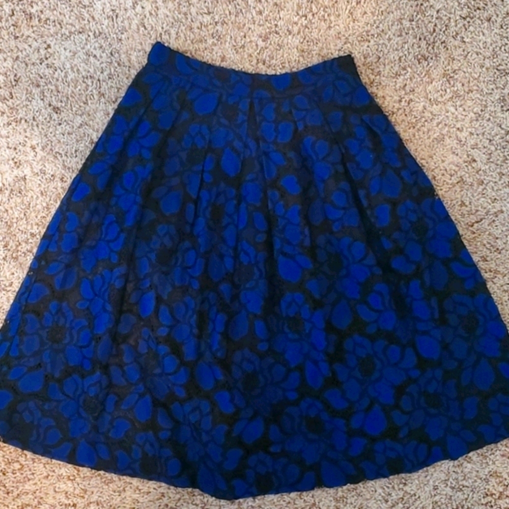 Gianni Bini lace skirt new like condition